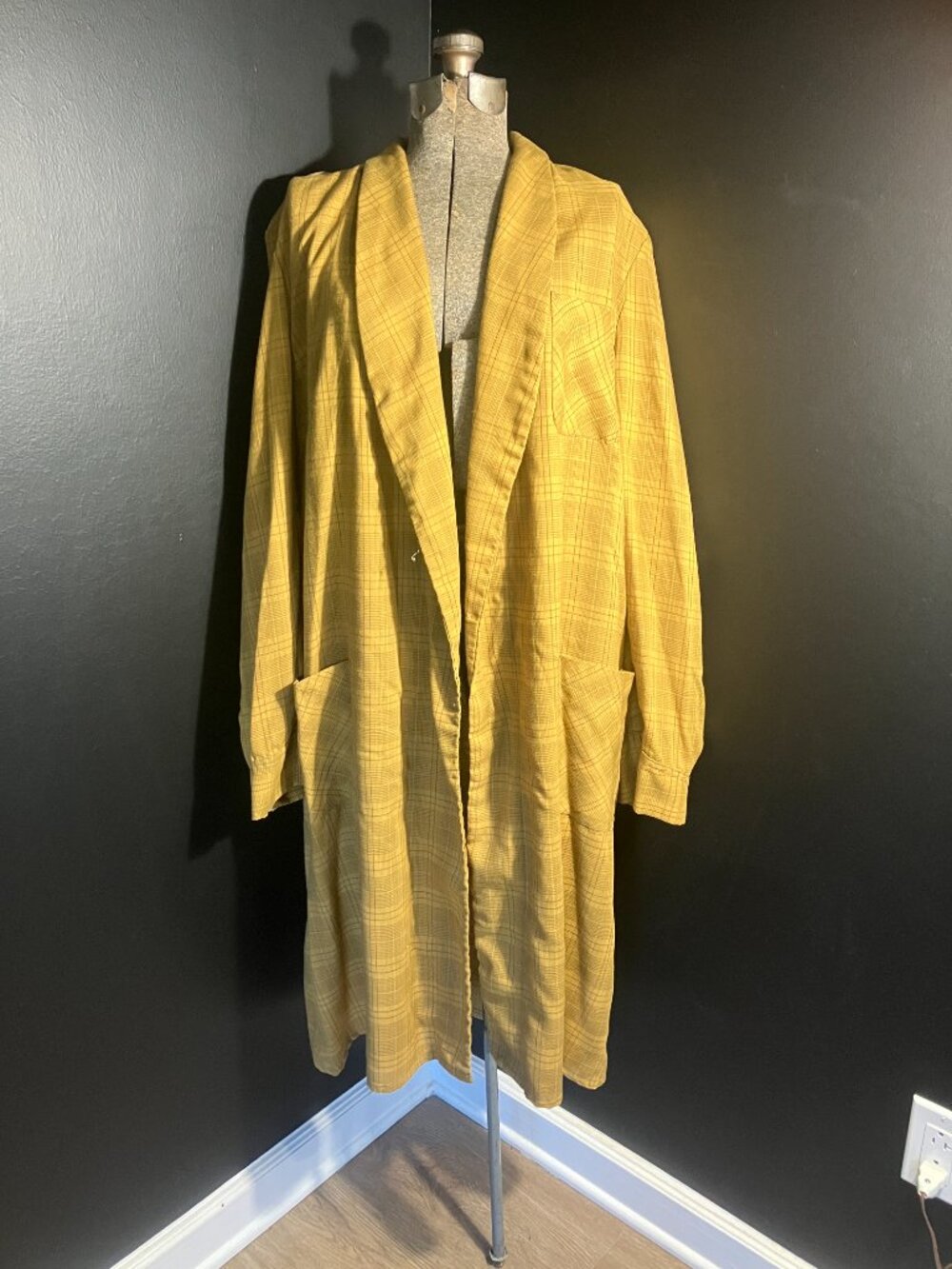 Vintage 80s Long Yellow / Brown Permanent Press Trench Swing Coat Size Large